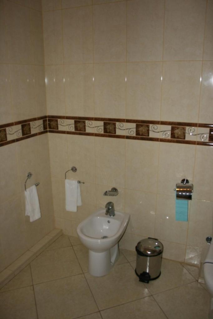 Prague Hotell Zaporizhia Exteriör bild
