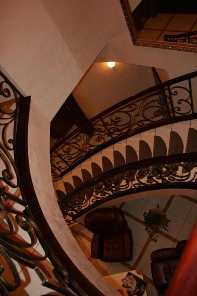 Prague Hotell Zaporizhia Exteriör bild